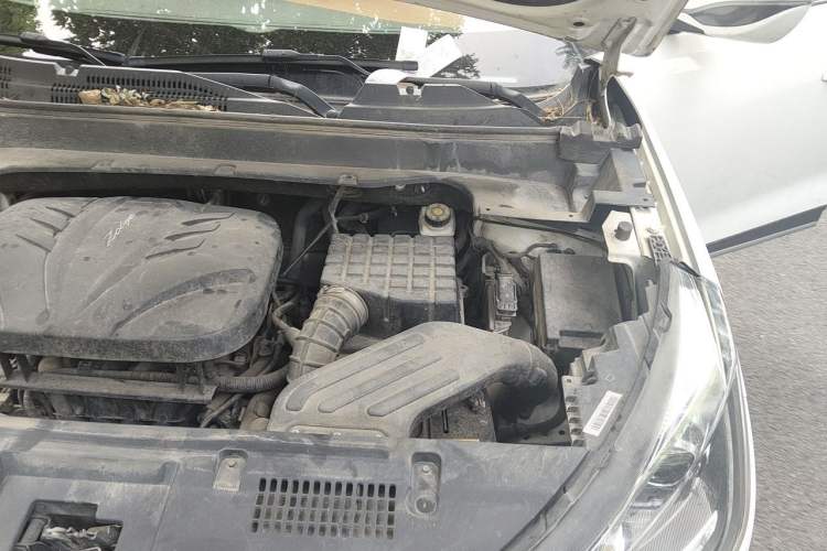 Used Zotye T300 2017 1.5L Manual Luxury Model Engine Bay Left