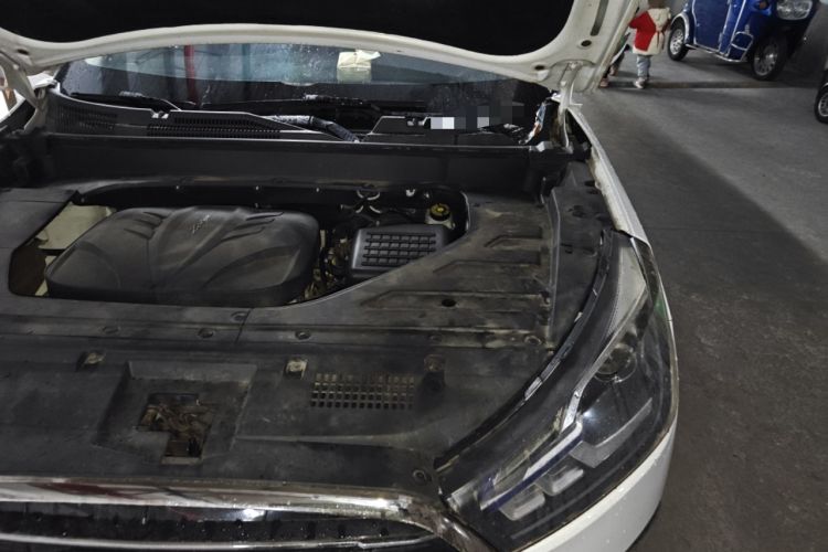 Used Zotye T300 2017 1.5T CVT Luxury Model Engine Bay Left
