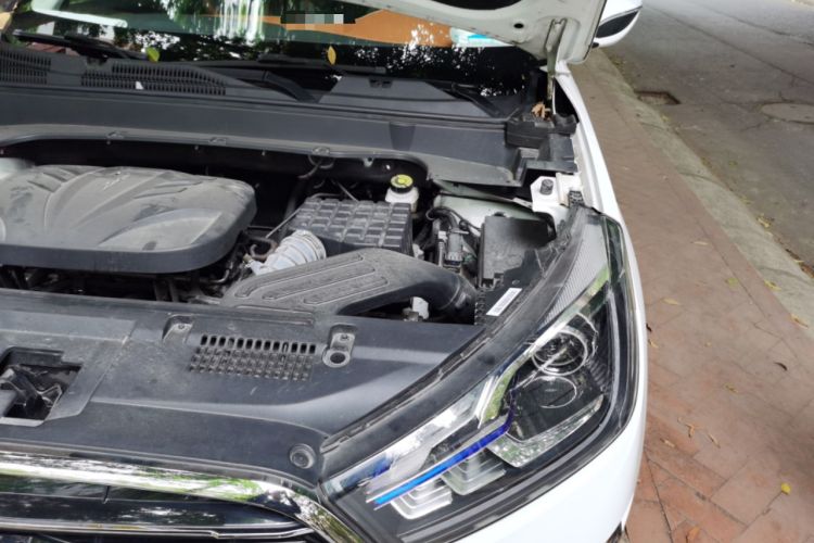Used Zotye T300 2017 1.5L Manual Luxury Model Engine Bay Left