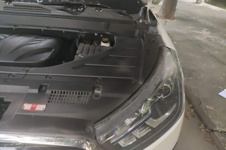 Used Zotye T300 2017 1.5L Manual Luxury Model Engine Bay Left