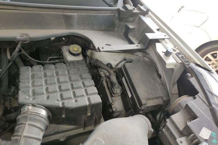 Used Zotye T300 2017 1.5L Manual Luxury Model Engine Bay Left
