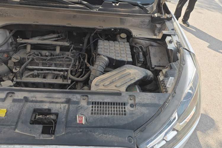 Used Zotye T300 2017 1.5L Manual Luxury Model Engine Bay Left