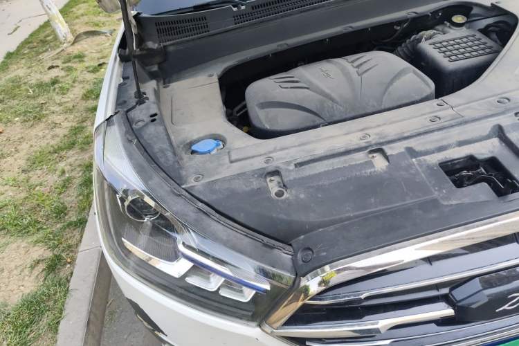 Used Zotye T300 2017 1.5T CVT Luxury Model Engine Bay Right