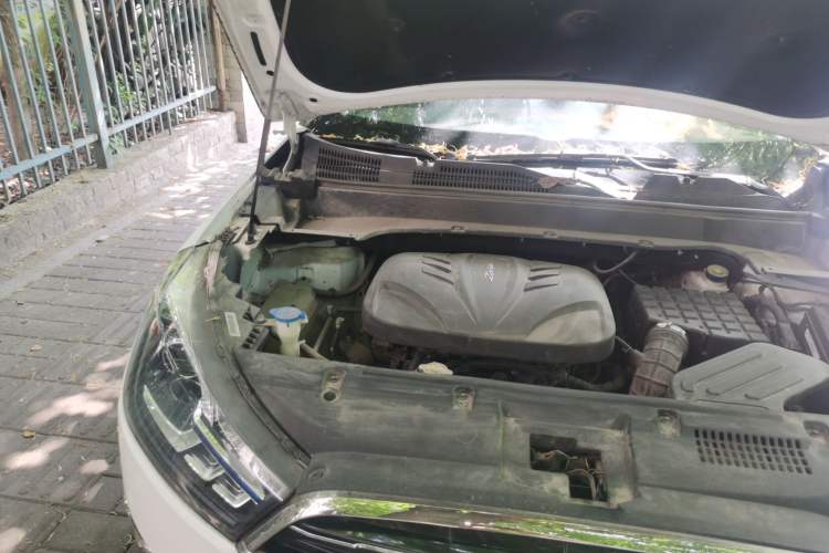 Used Zotye T300 2017 1.5L Manual Elite Model Engine Bay Right