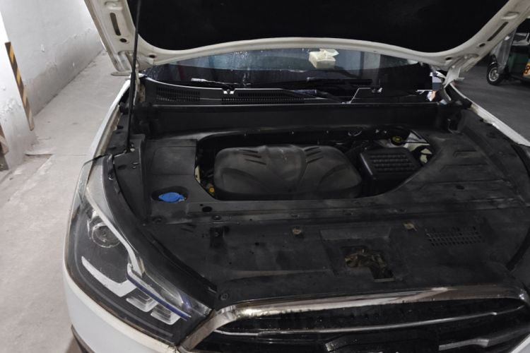 Used Zotye T300 2017 1.5T CVT Luxury Model Engine Bay Right