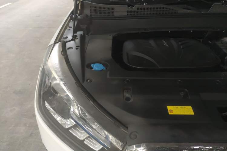 Used Zotye T300 2017 1.5L Manual Luxury Model Engine Bay Right