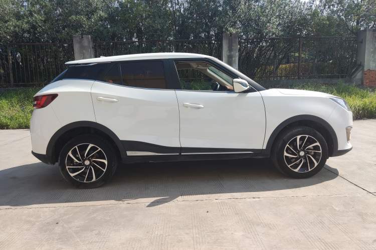 Used Zotye T300 2017 1.5L Manual Luxury Model Exterior 2
