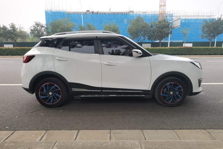 Used Zotye T300 2017 1.5L Manual Luxury Model Exterior 2