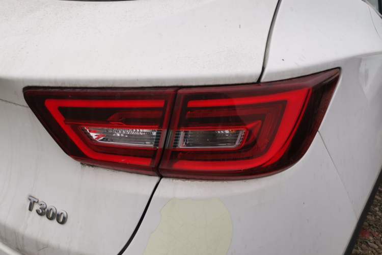 Used Zotye T300 2017 1.5L Manual Luxury Model Exterior 3