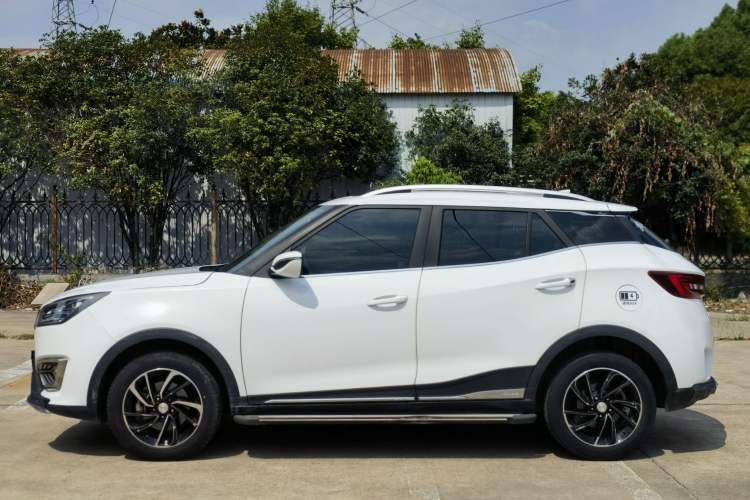 Used Zotye T300 2017 1.5L Manual Luxury Model Exterior 6