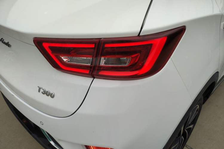 Used Zotye T300 2017 1.5L Manual Luxury Model Exterior 6