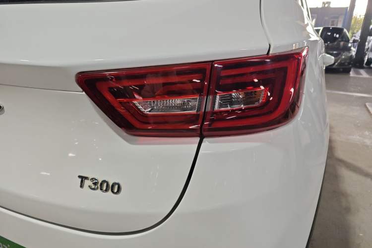 Used Zotye T300 2017 1.5T CVT Luxury Model Exterior 6