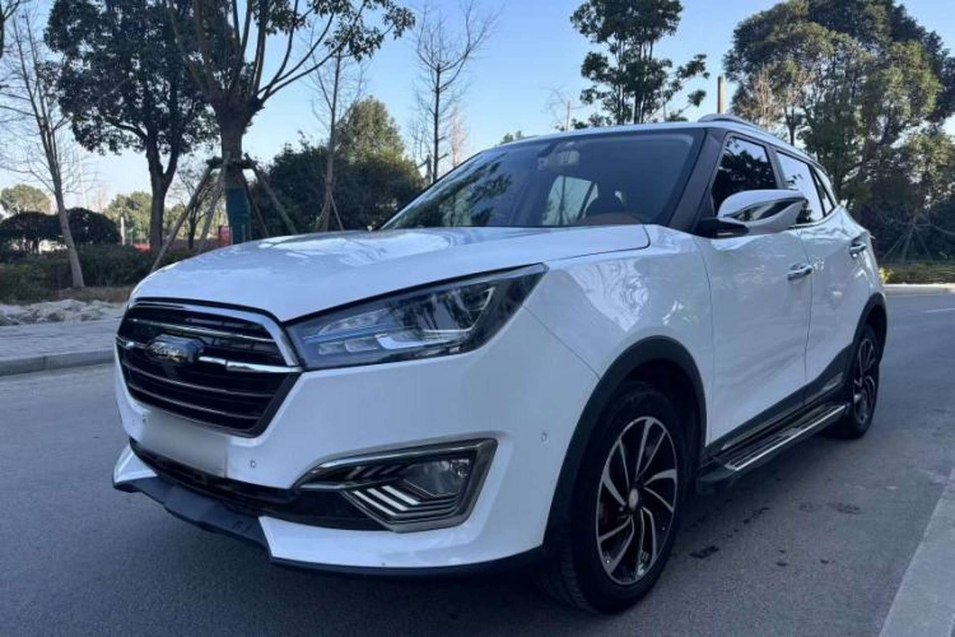 Used Zotye T300 2017 1.5T CVT Luxury Model Front Left 45 Deg