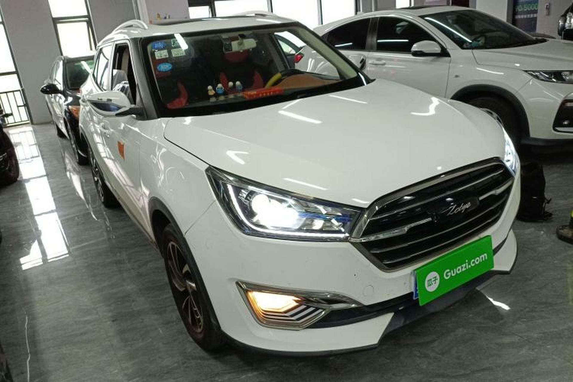Used Zotye T300 2017 1.5T CVT Luxury Model Front Right 45 Deg