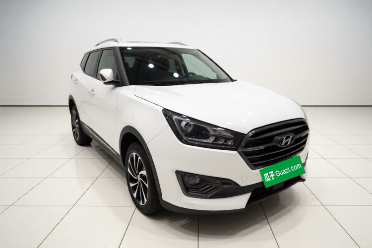 Used Zotye T300 2017 1.5L Manual Luxury Model Front Right 45 Deg