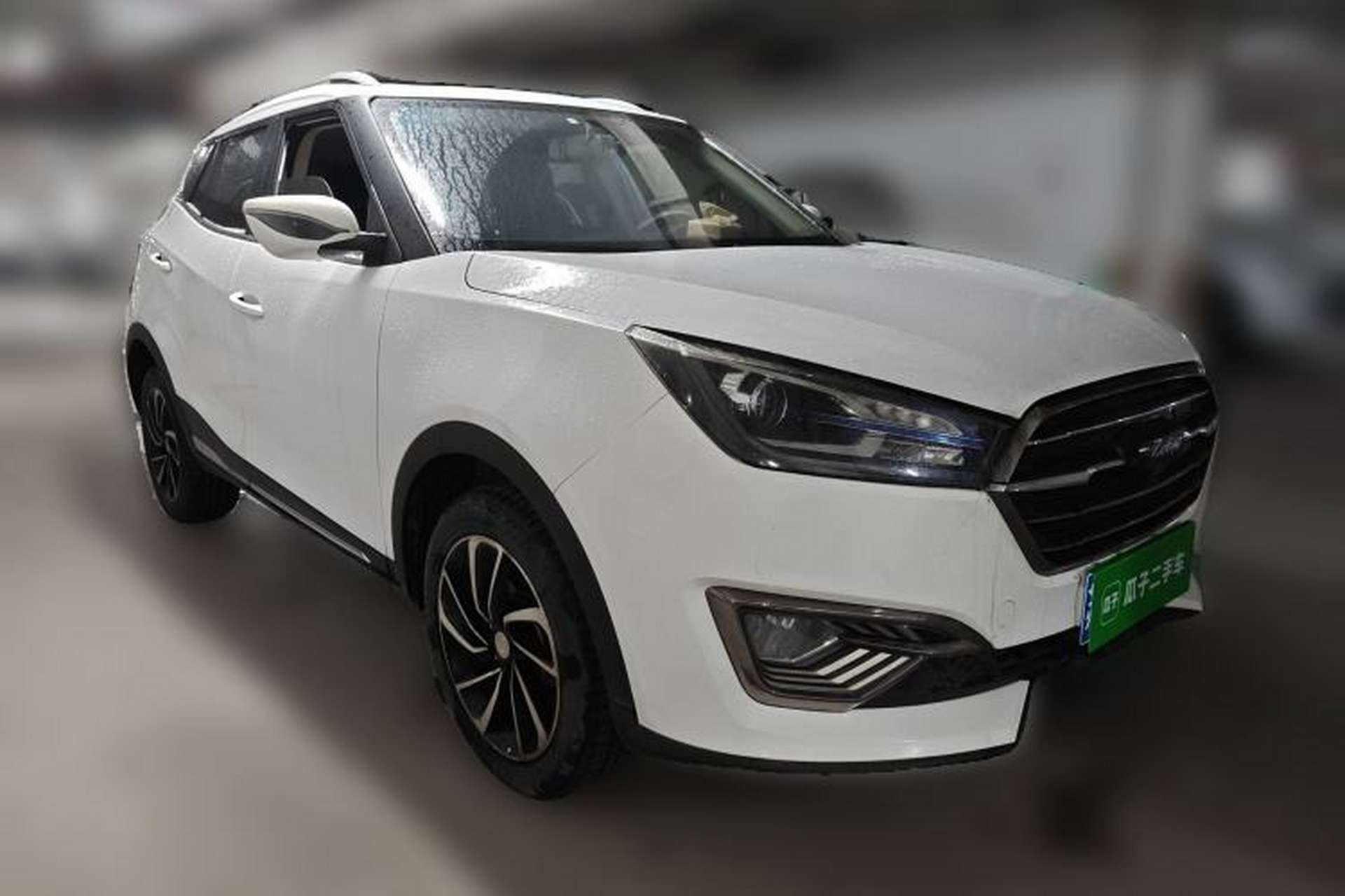 Used Zotye T300 2017 1.5T CVT Luxury Model Front Right 45 Deg