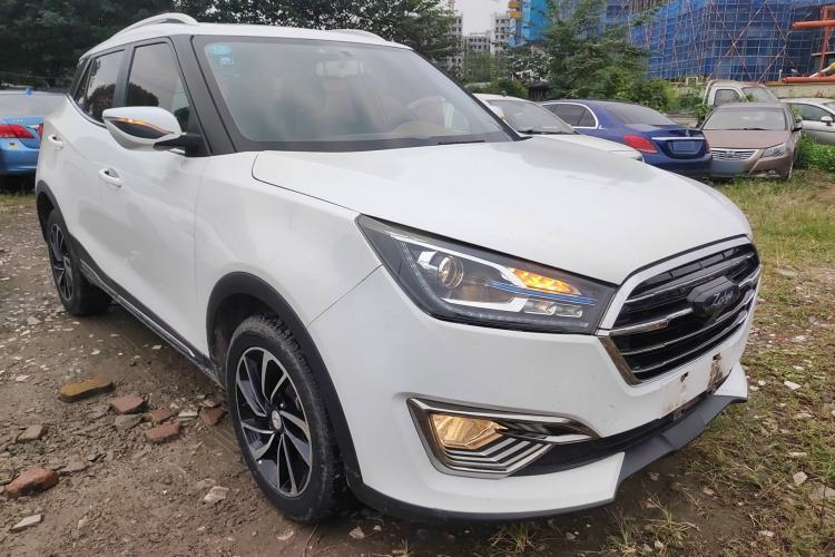 Used Zotye T300 2017 1.5T CVT Luxury Model Front Right 45 Deg