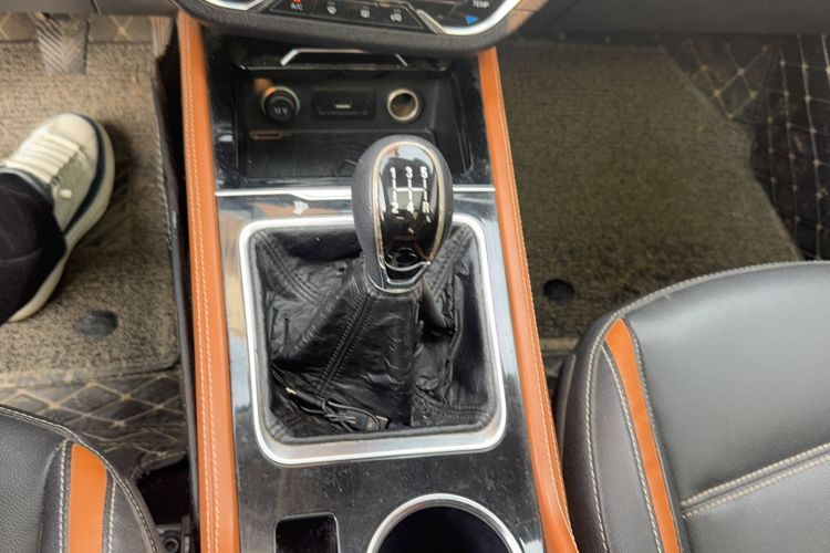 Used Zotye T300 2017 1.5L Manual Luxury Model Gear Lever
