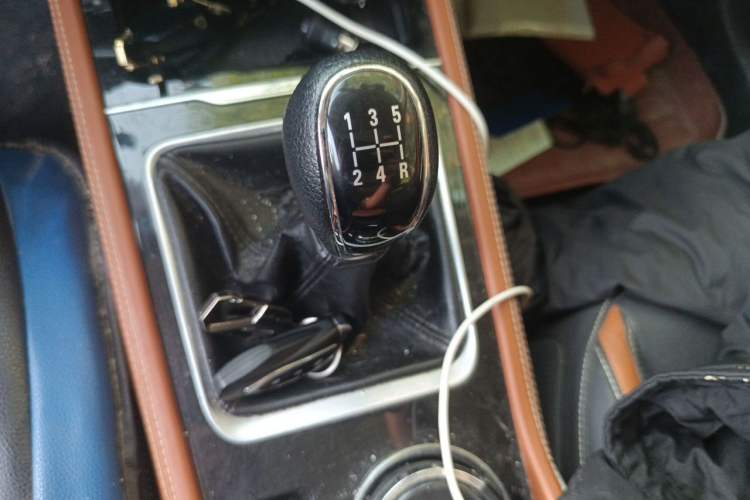 Used Zotye T300 2017 1.5L Manual Luxury Model Gear Lever