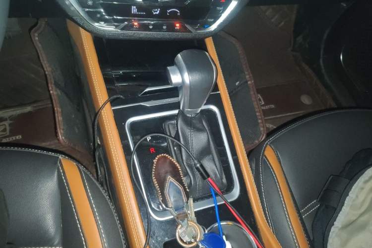Used Zotye T300 2017 1.5T CVT Luxury Model Gear Lever