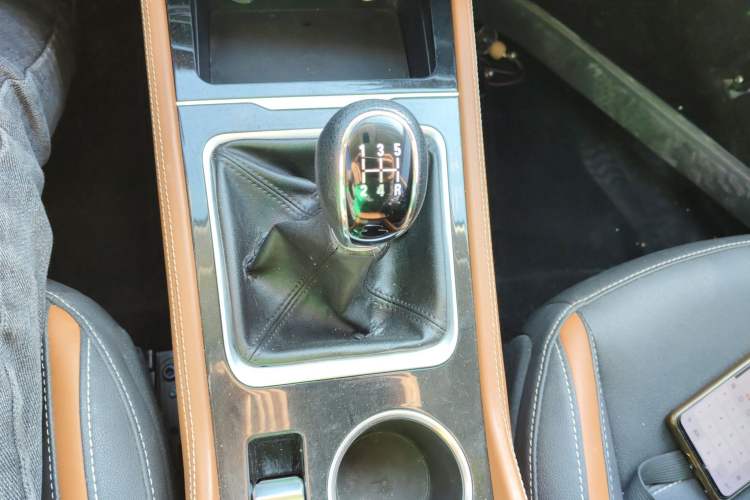 Used Zotye T300 2017 1.5L Manual Luxury Model Gear Lever