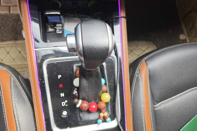 Used Zotye T300 2017 1.5T CVT Luxury Model Gear Lever