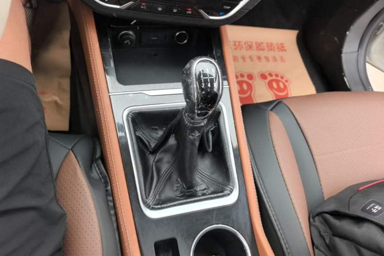 Used Zotye T300 2017 1.5L Manual Luxury Model Gear Lever
