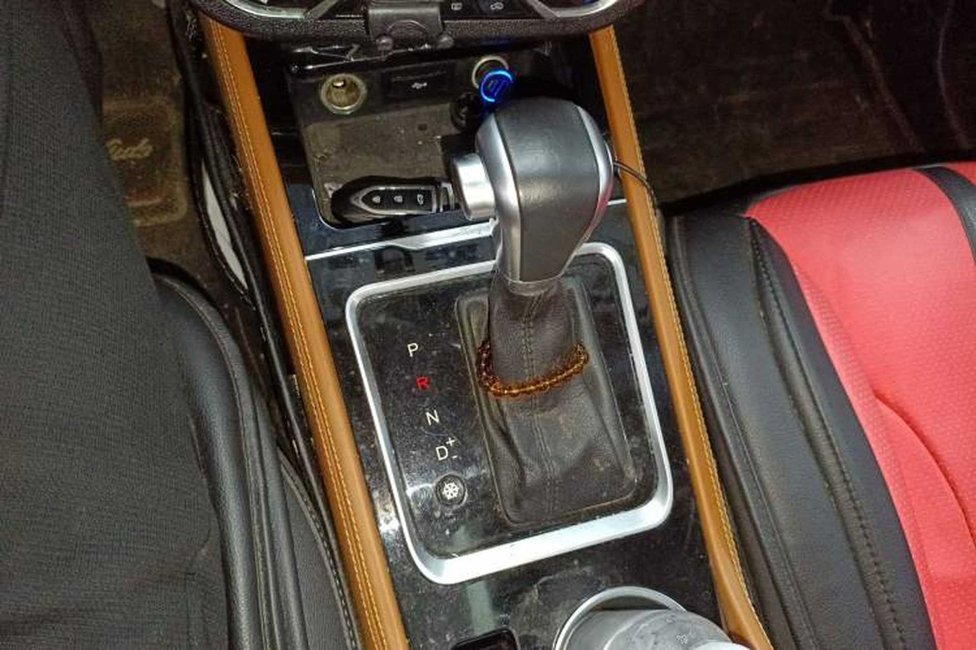 Used Zotye T300 2017 1.5T CVT Luxury Model Gear Lever