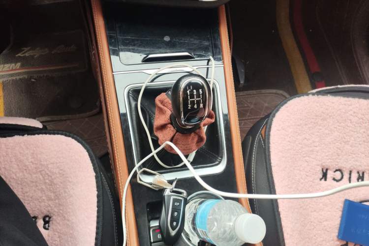 Used Zotye T300 2017 1.5L Manual Luxury Model Gear Lever
