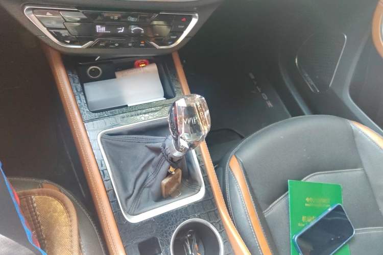 Used Zotye T300 2017 1.5L Manual Luxury Model Gear Lever