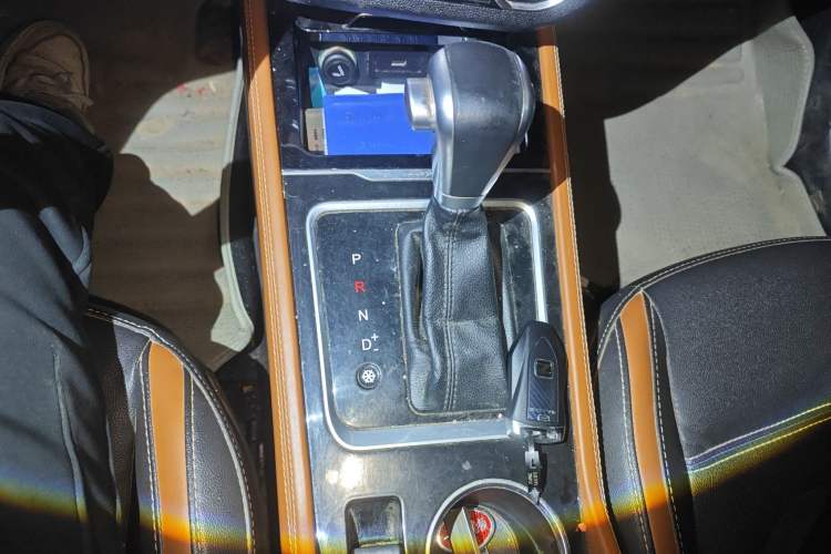 Used Zotye T300 2017 1.5T CVT Luxury Model Gear Lever