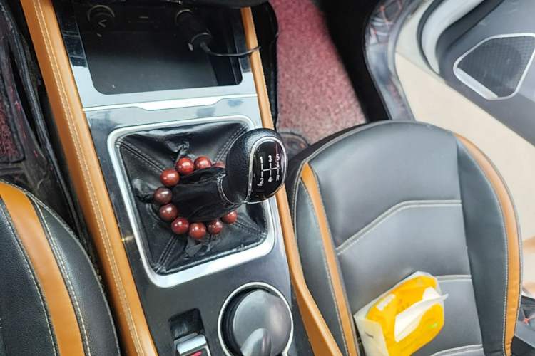 Used Zotye T300 2017 1.5L Manual Luxury Model Gear Lever