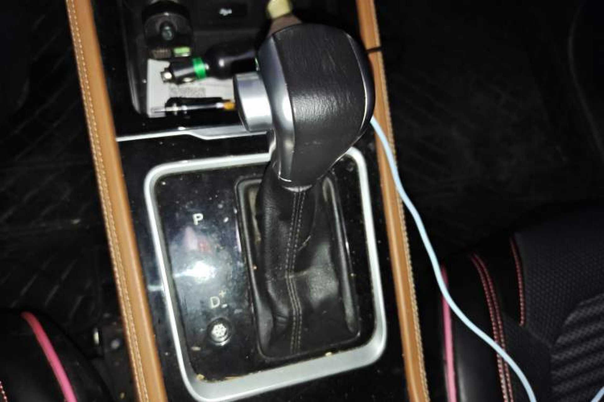 Used Zotye T300 2017 1.5T CVT Luxury Model Gear Lever