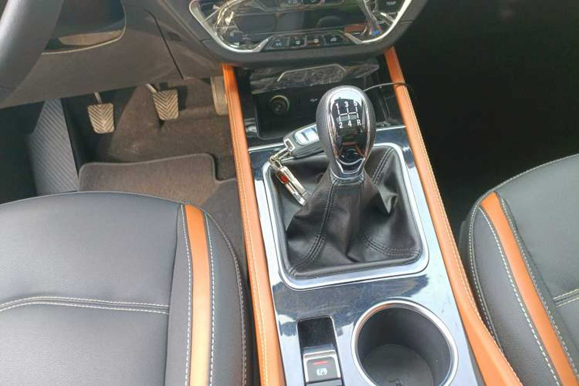 Used Zotye T300 2017 1.5L Manual Luxury Model Gear Lever