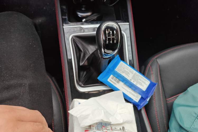 Used Zotye T300 2017 1.5L Manual Luxury Model Gear Lever