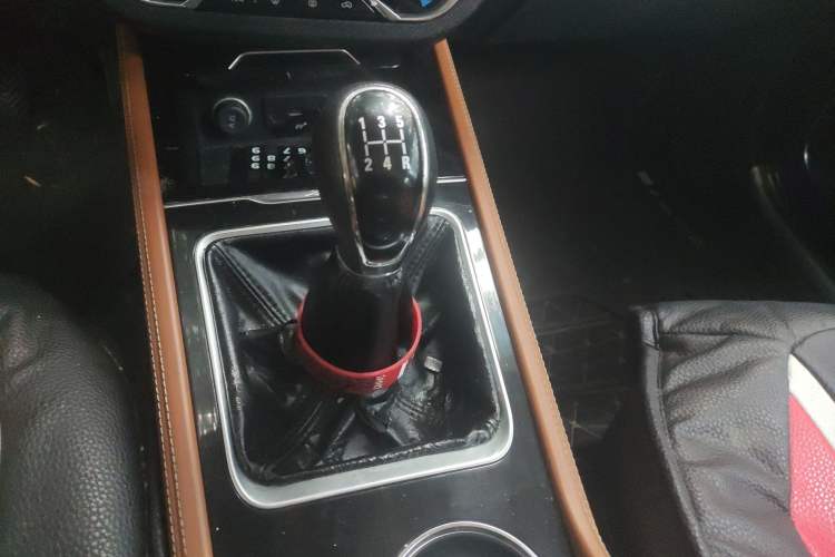 Used Zotye T300 2017 1.5L Manual Luxury Model Gear Lever