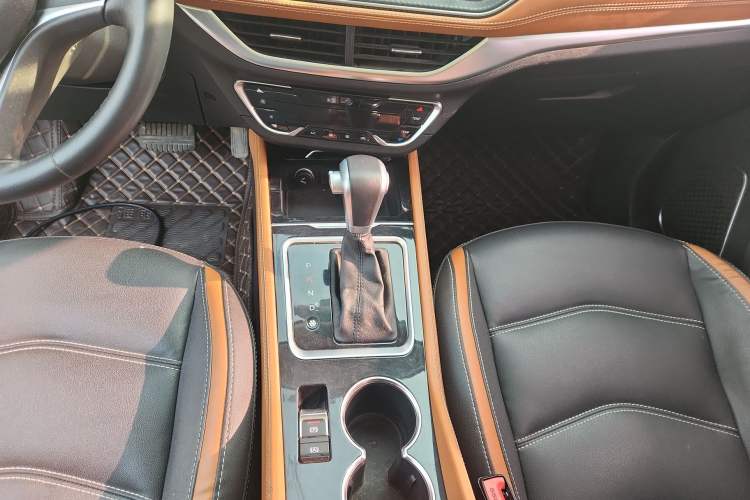 Used Zotye T300 2017 1.5T CVT Luxury Model Gear Lever