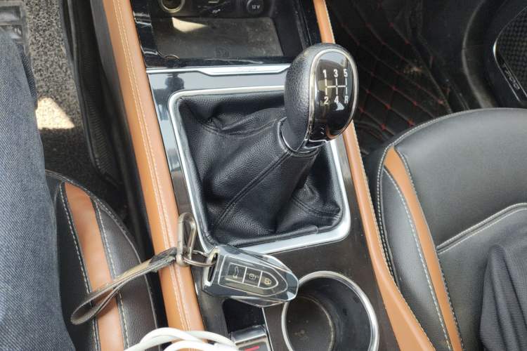 Used Zotye T300 2017 1.5L Manual Luxury Model Gear Lever
