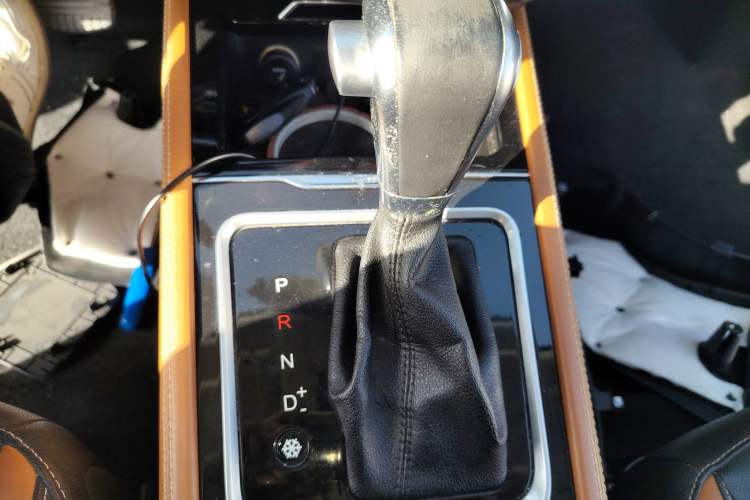 Used Zotye T300 2017 1.5T CVT Luxury Model Gear Lever