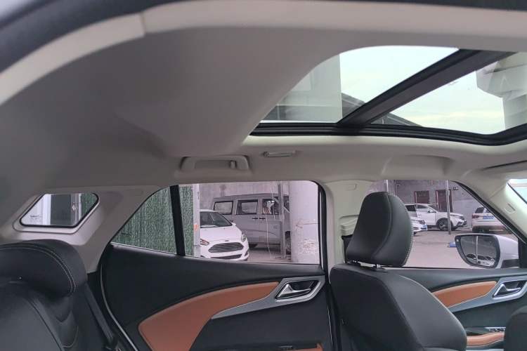 Used Zotye T300 2017 1.5L Manual Luxury Model Headliner
