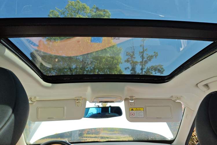 Used Zotye T300 2017 1.5T CVT Luxury Model Headliner