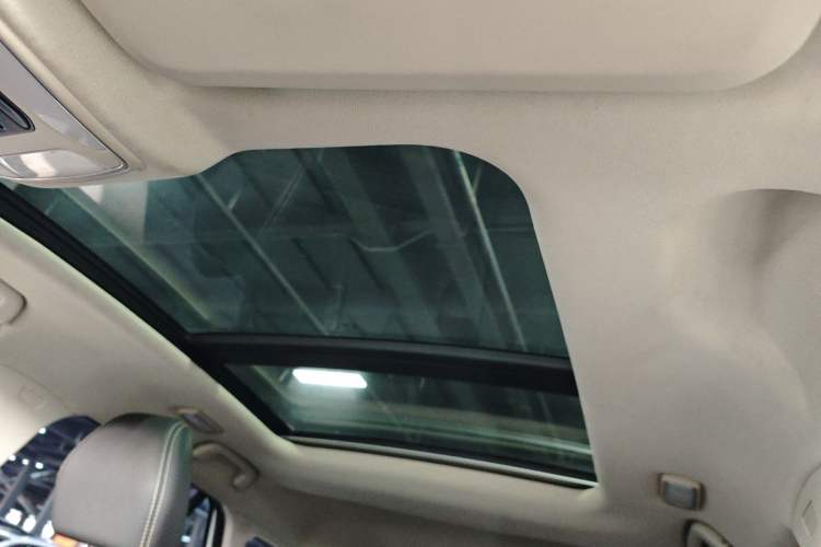 Used Zotye T300 2017 1.5T CVT Luxury Model Headliner