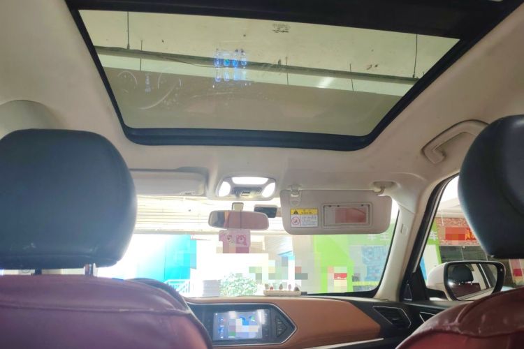 Used Zotye T300 2017 1.5L Manual Luxury Edition Two-Tone Headliner