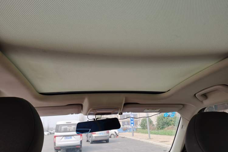 Used Zotye T300 2017 1.5T CVT Luxury Model Headliner