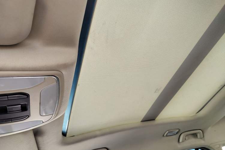 Used Zotye T300 2017 1.5T CVT Luxury Model Headliner