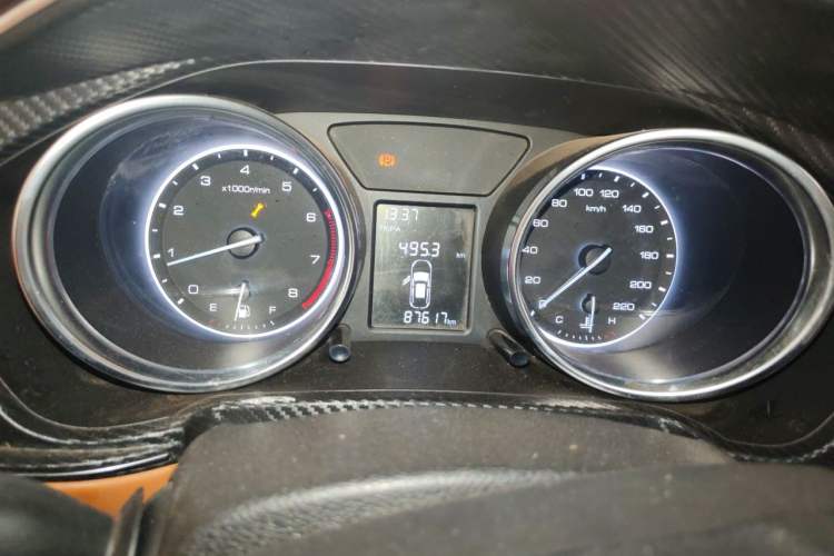 Used Zotye T300 2017 1.5L Manual Luxury Edition Two-Tone Instrument Cluster