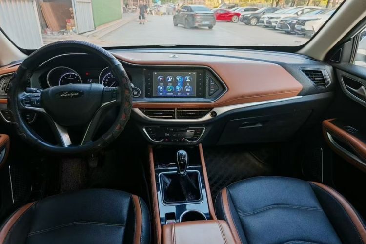 Used Zotye T300 2017 1.5L Manual Luxury Model Interior 1