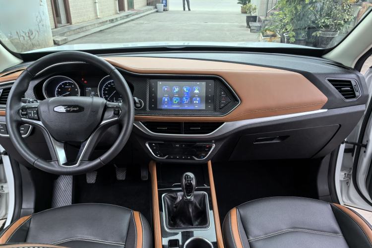 Used Zotye T300 2017 1.5L Manual Luxury Model Interior 1
