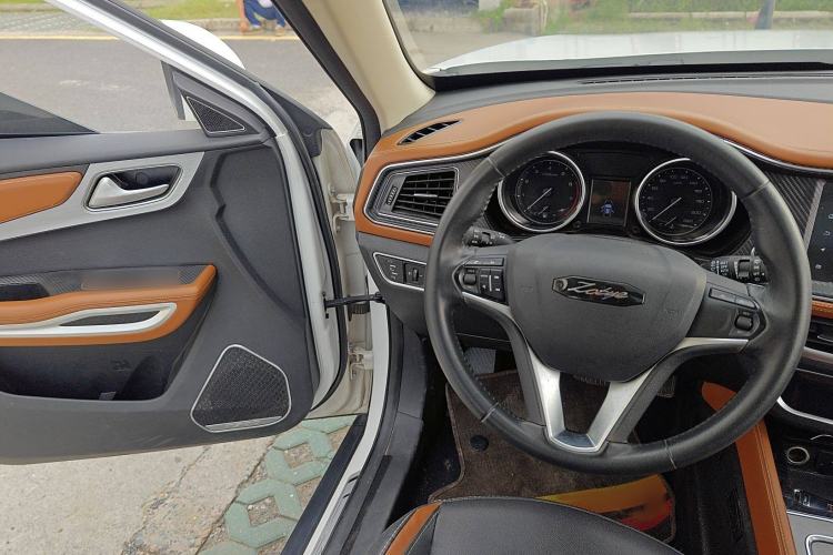 Used Zotye T300 2017 1.5T CVT Luxury Model Interior 1