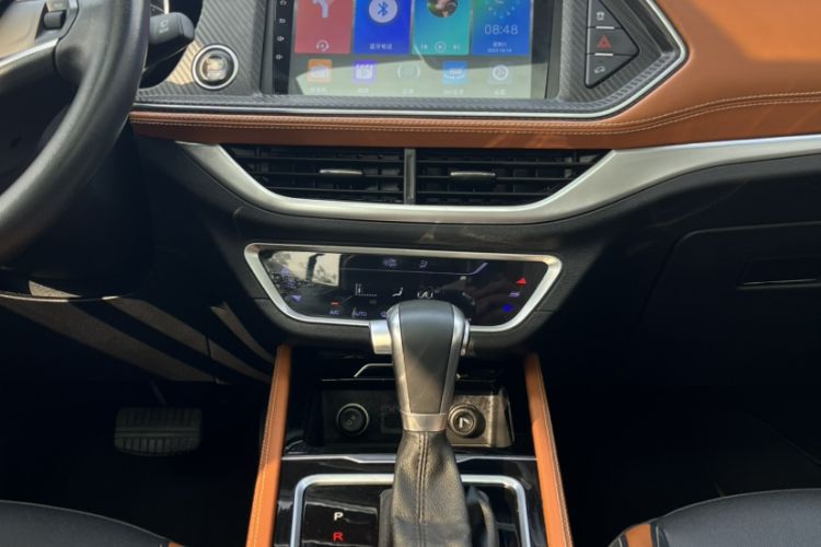 Used Zotye T300 2017 1.5T CVT Luxury Model Interior 1